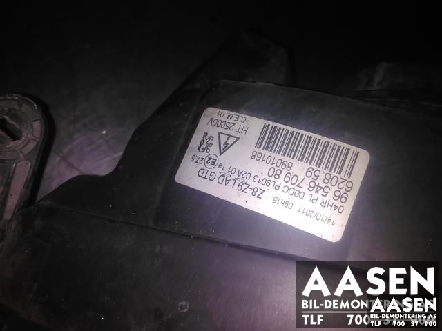 Frontlykt venstre halogen til Peugeot 607 2000-2004 (Fase 1) (9654670980|)