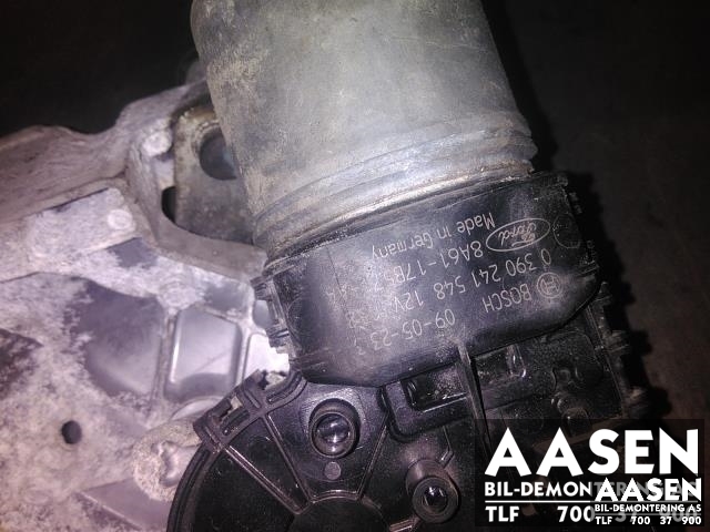 Viskermotor frontrute komplett m/overføring til Ford Fiesta 2008-2012 (Type VI, Fase 1)  (BOSCH|8A61-17B571-AA|0390241548|)