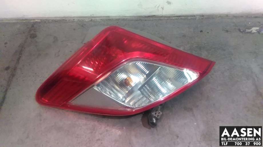 Baklykt venstre til Toyota Yaris 2012-2014 (Type III, Fase 1) (81561-0D370|)