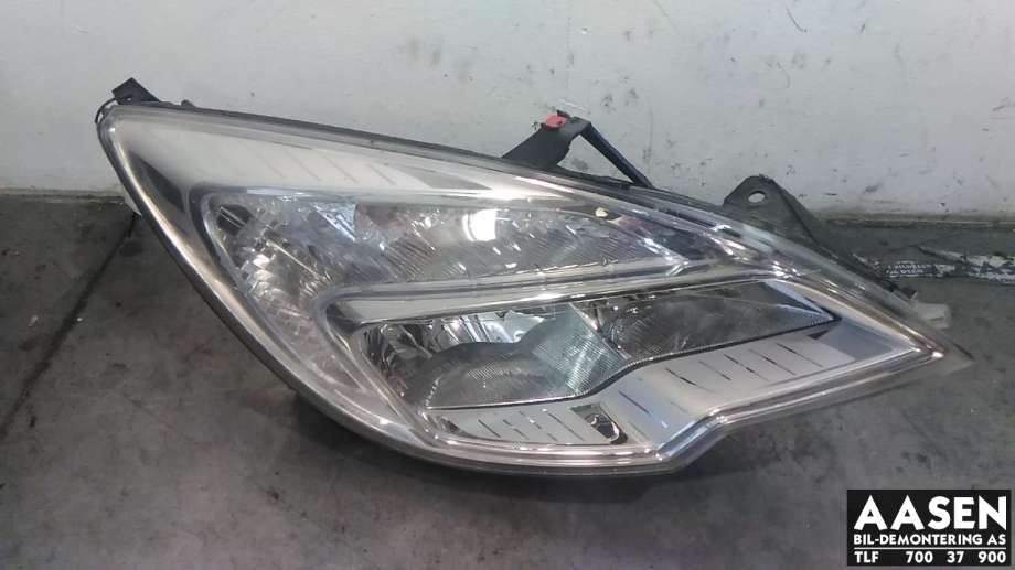 Frontlykt høyre halogen til Opel Meriva B, 2010-2017  (13305776)