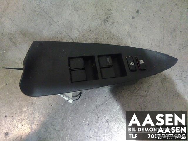 Bryter ruteheis førerdørspanel til Toyota RAV4 2006-2009 (Type III, Fase 1)