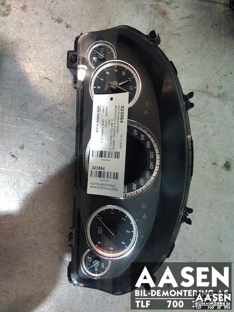 Instrumentpanel til Mercedes E-Klasse, 2009-2013 (Fase 1) (W212) (W212) (A 212 900 33 13)