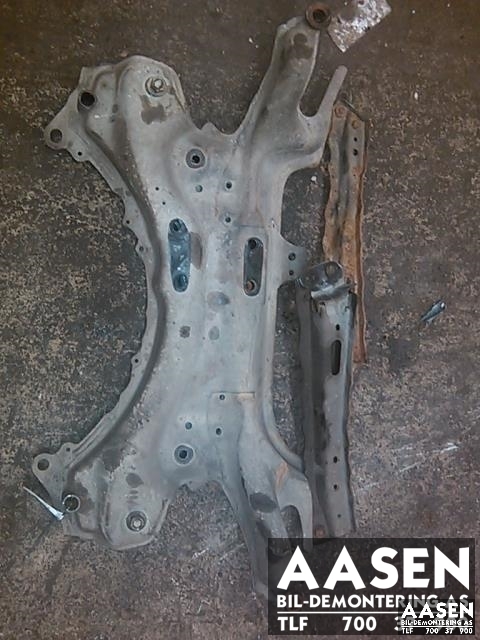 Travers foran hoved til Toyota RAV4, 2013-2015 (Type IV, Fase 1) (51201-12442)