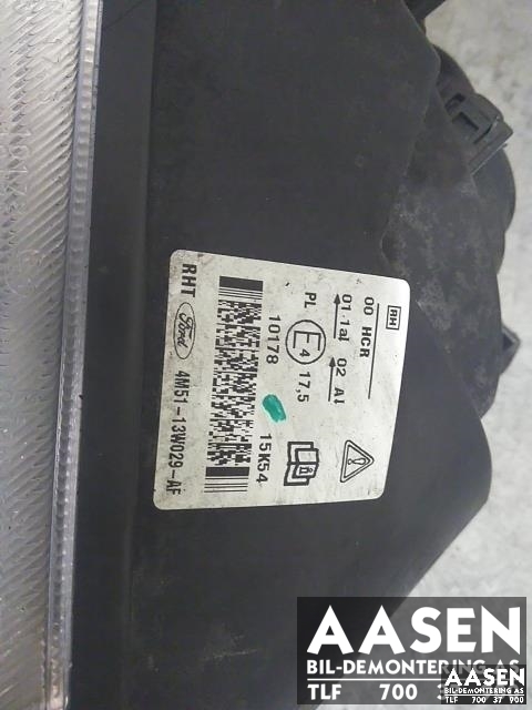 Frontlykt høyre halogen til Ford Focus 2004-2007 (Type II, Fase 1)  (1480979|4M51-13W029-AF|)
