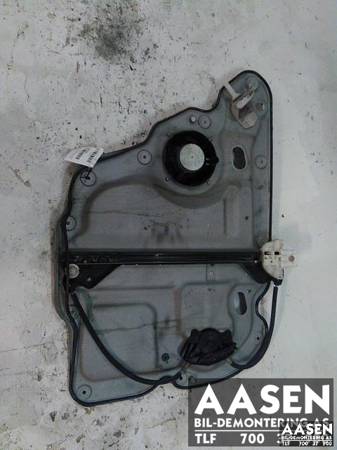 Ruteheis høyre bak til VW Touran 2007-2010 (Type I, Fase 2)  (1T0 839 462 P|5K0 959 704 A|)