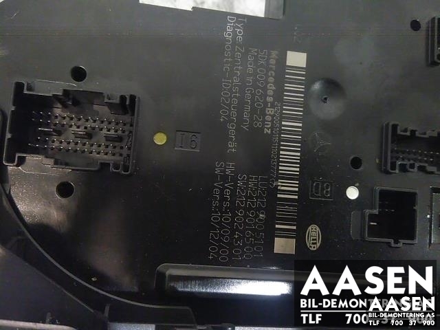 Sikringsboks bagasjerom til Mercedes E-Klasse 2009-2013 (Fase 1) (W212) (W212) (HELLA|2129005101|)