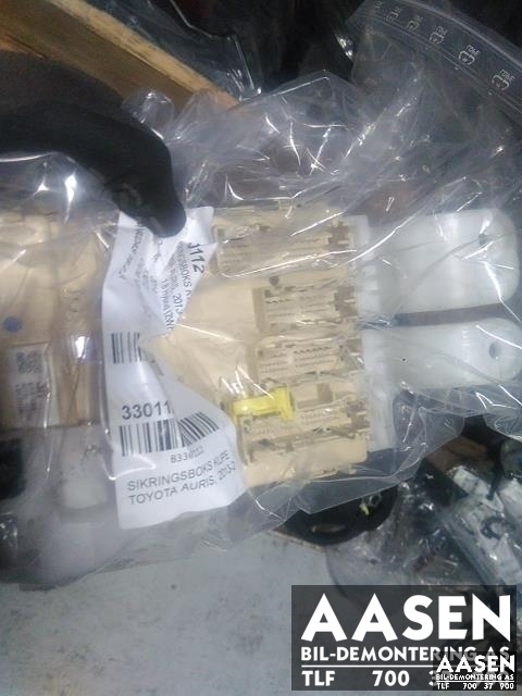 Sikringsboks kupe til Toyota Auris 2013-2015 (Type II, Fase 1)  (82730-12X70A|)