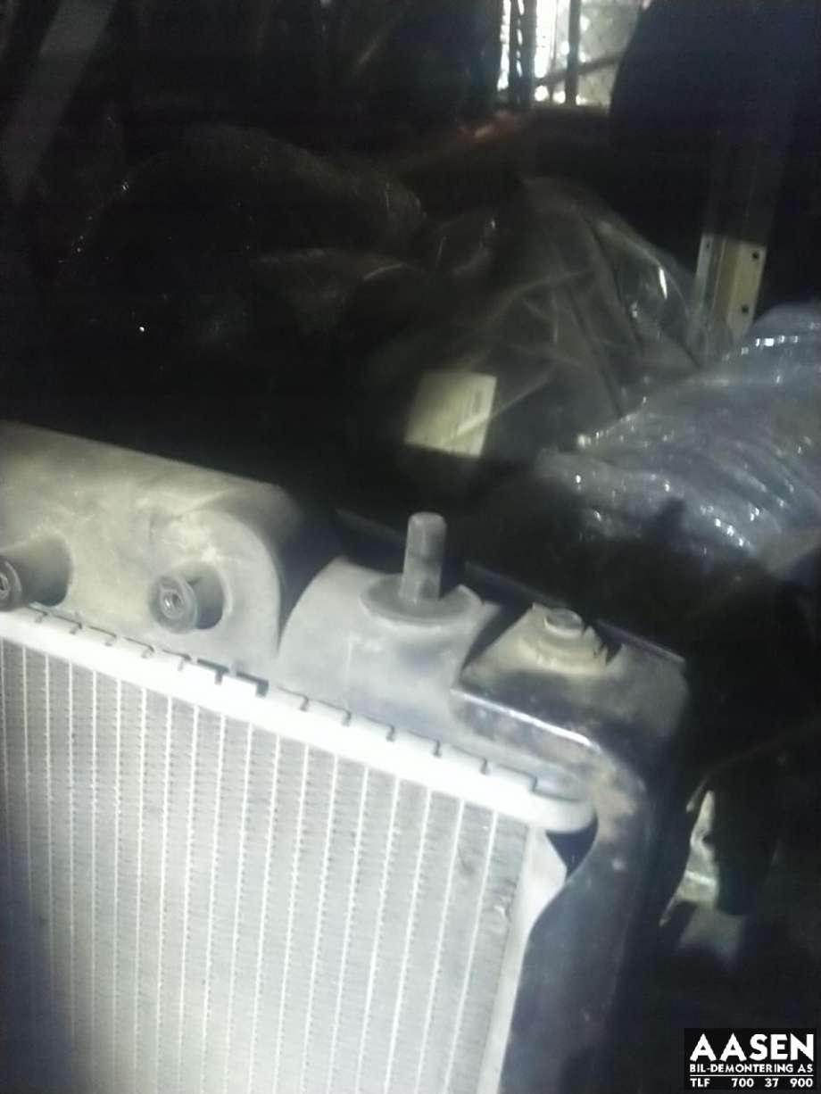 Radiator (manuell gir) til Nissan Navara 2005-2010 (Fase 1) (D40) (D40) (21410EB30A|)