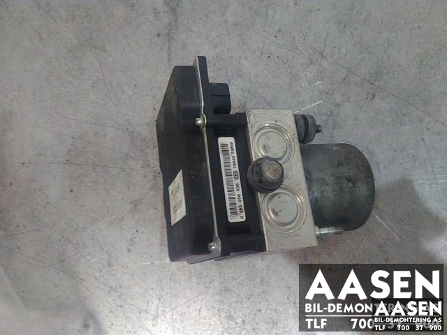 ABS sentral til Audi A6, 2005-2008 (Type III, Fase 1) (C6) (C6) (4F0 614 517 AB)
