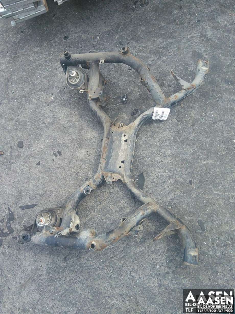Travers foran hoved til BMW 7-Serie 1993-2001 (E38) (E38) (31 11 1 092 323|)