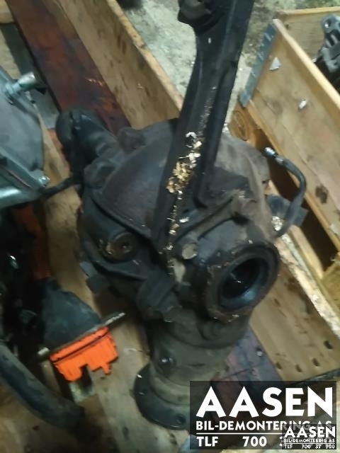 Kardang klokke foran til Toyota Land Cruiser 120 2002-2009  (41110-3D450|)