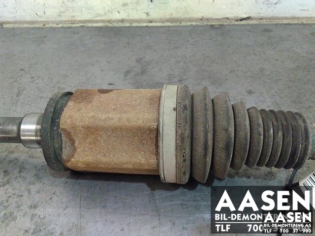 Drivaksel høyre foran, diesel/automat til BMW X1 2009-2015 (E84) (E84) (31 60 7 605 512|)
