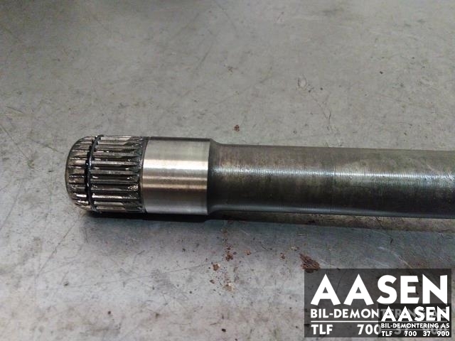 Drivaksel høyre foran, diesel/automat til BMW X1 2009-2015 (E84) (E84) (31 60 7 605 512|)