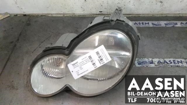 Frontlykt venstre halogen til Mercedes C-Klasse 2000-2004 (Fase 1) (W203) (W203) (A 203 820 03 61|)
