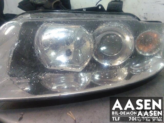 Frontlykt venstre halogen til Audi A4 2001-2004 (Type II) (B6) (B6) (8E0 941 029 C|)