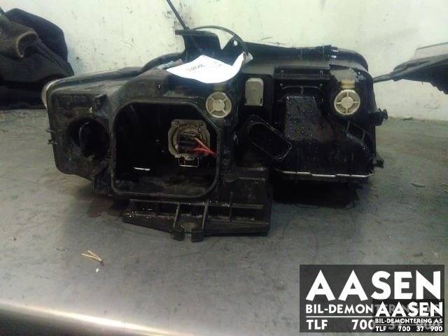 Frontlykt venstre halogen til Audi A4 2001-2004 (Type II) (B6) (B6) (8E0 941 029 C|)