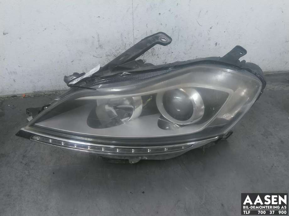 Frontlykt venstre halogen til Lancia Delta, 2008-2015  