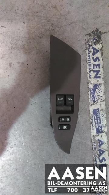 Bryter ruteheis førerdørspanel til Toyota iQ, 2009-2014  (84040-74020)