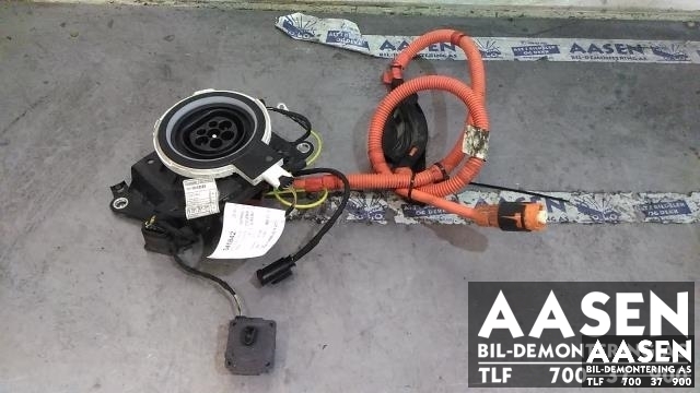 Batterilader inntak/luke til BMW 3-Serie, 2012-2018 (F30/F31/F34) (F30/F31/F34) (9391261-01)