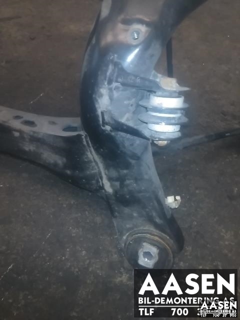 Travers bak til BMW 3-Serie 2012-2018 (F30/F31/F34) (F30/F31/F34) (33 31 6 792 507|)