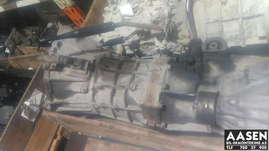 Girkasse 4WD hovedkasse til Toyota Hiace 1996-2001 (Fase 1)  (33030-2F120|)