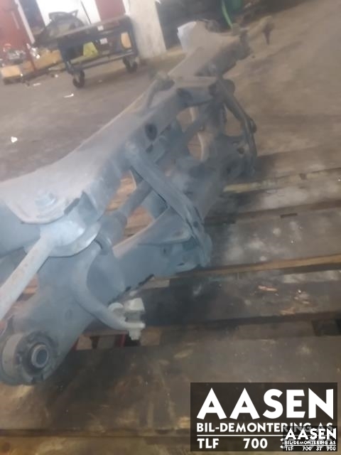 Travers bak til Toyota Avensis 2009-2015 (Type III, Fase 1)  (5120605090|5120605091|)