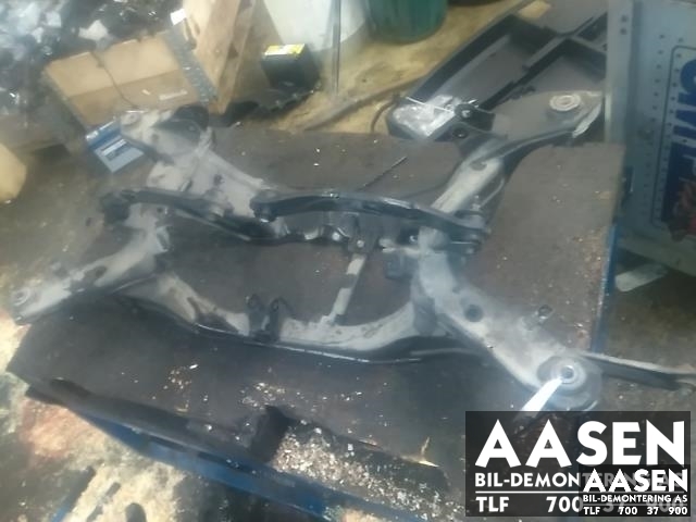 Travers bak til Mitsubishi Outlander, 2015-->> (Type III, Fase 2)  (4100A324)