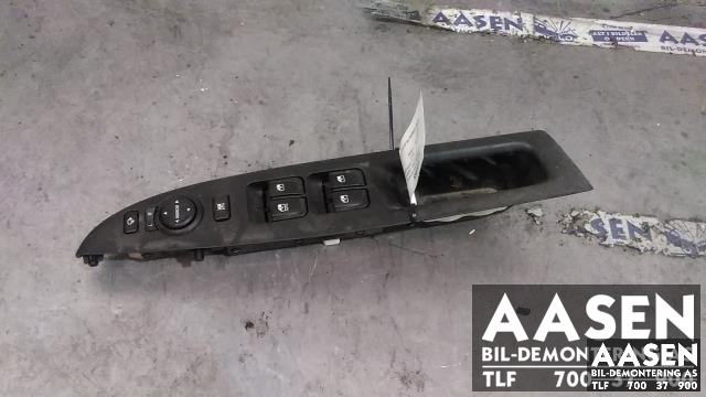 Bryter ruteheis førerdørspanel til Hyundai i20, 2009-2014 (Type I)  (82730 1J1929P)