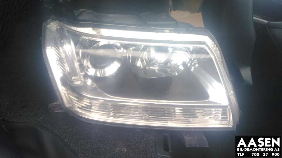 Frontlykt høyre xenon til Suzuki Grand Vitara 2005-2015 (Type III) (35120-65JB1|3512065JB2|)