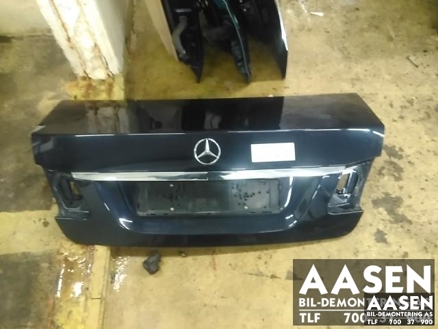 Bakluke sedan til Mercedes E-Klasse, 2009-2013 (Fase 1) (W212) (W212) (A 212 750 02 75)