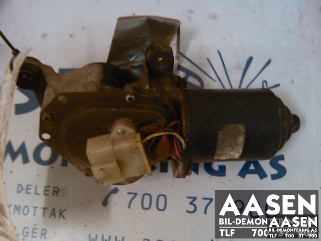 Viskermotor frontrute til Nissan King Cab, 1986-1998 (D21) (D21) (2881501G00)
