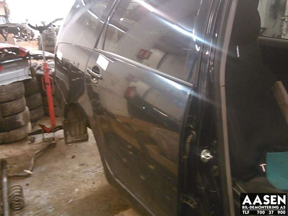 Dør høyre bak til Mitsubishi Grandis, 2004-2009  (5730A048)