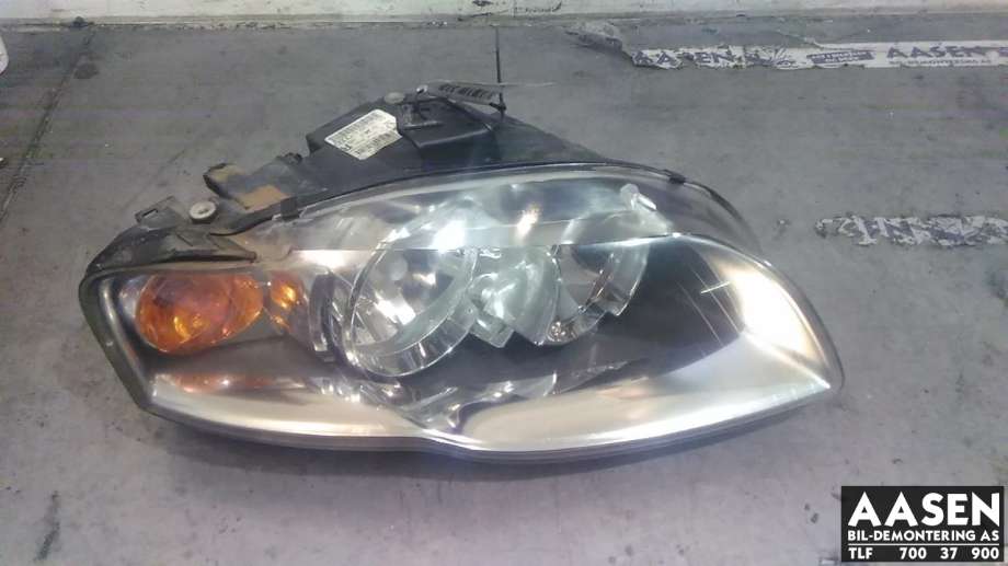 Frontlykt høyre halogen til Audi A4 2004-2008 (Type III) (B7) (B7) (AL|8E0 941 004 AJ|)
