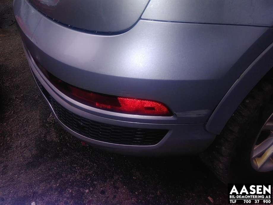 Støtfanger bak til Audi Q3, 2015-2018 (Type I, Fase 2)  (8U0 807 067 F)
