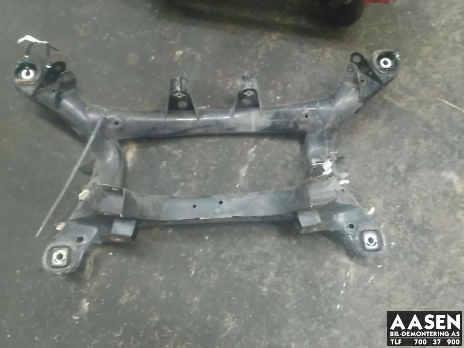 Travers bak til BMW 1-Serie 2015-2019 (Fase 2) (F20/F21) (F20/F21) (33 31 6 851 656|)