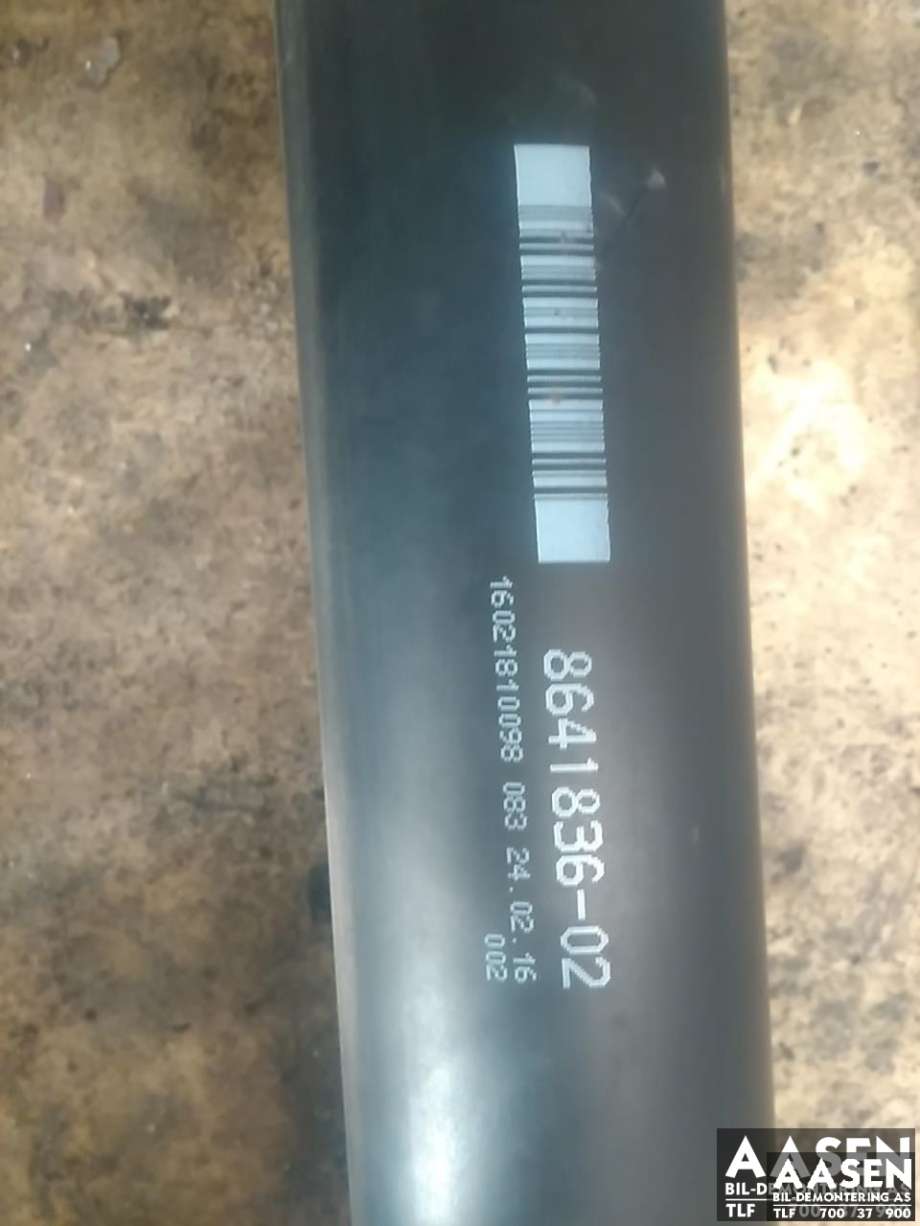 Mellomaksel til BMW 1-Serie 2015-2019 (Fase 2) (F20/F21) (F20/F21) (26 10 8 641 836|)