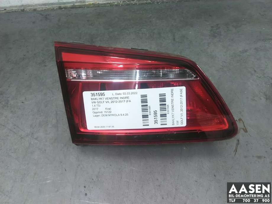 Baklykt venstre indre til VW Golf Sportsvan 2014-2018 (510 945 093 M|)