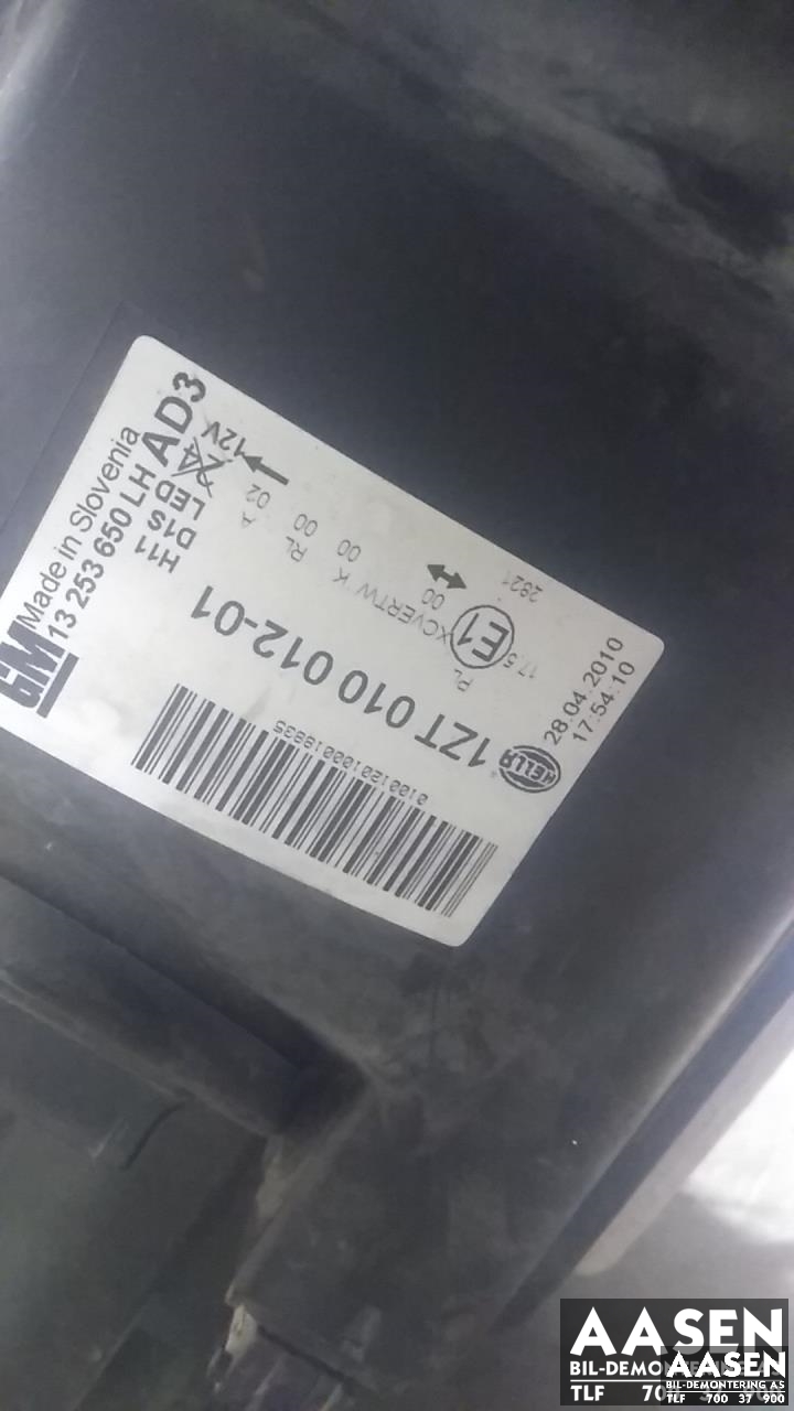 Frontlykt venstre xenon til Opel Astra J 2010-2015  (HELLA|13253650|)
