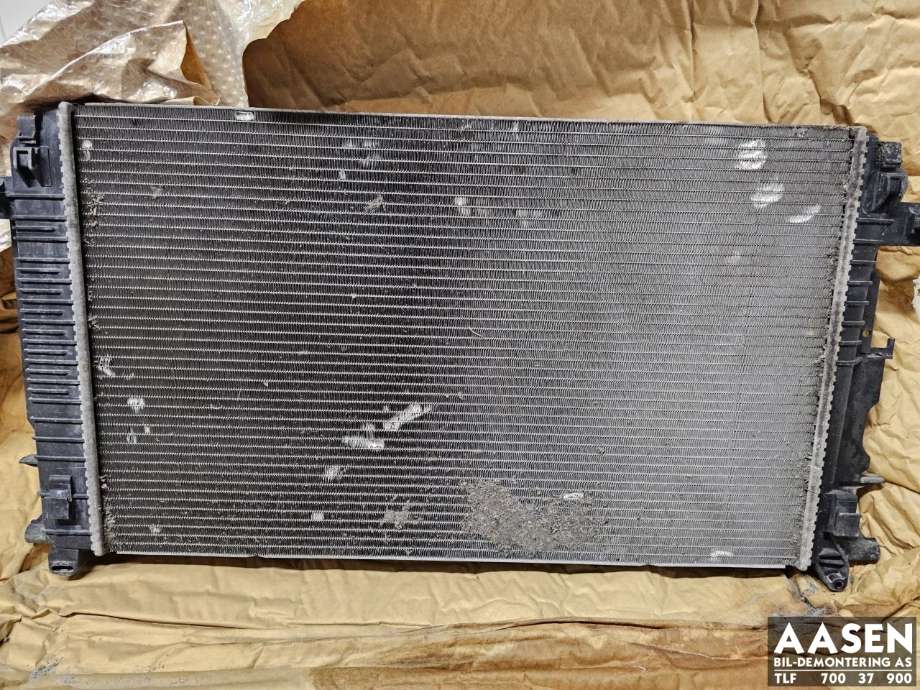 Radiator (manuell gir) til VW Crafter, 2011-2016 (Type I, Fase 2)  (2E0 121 253 A)