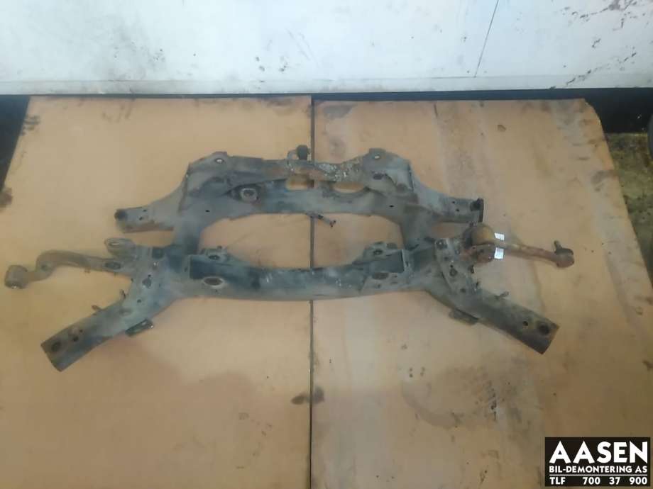 Travers bak til Toyota RAV4 2013-2015 (Type IV, Fase 1) (51206-42063|)