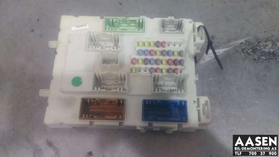 Sikringsboks kupe til Ford Kuga 2013-2019 (DV6T14A073FD|)