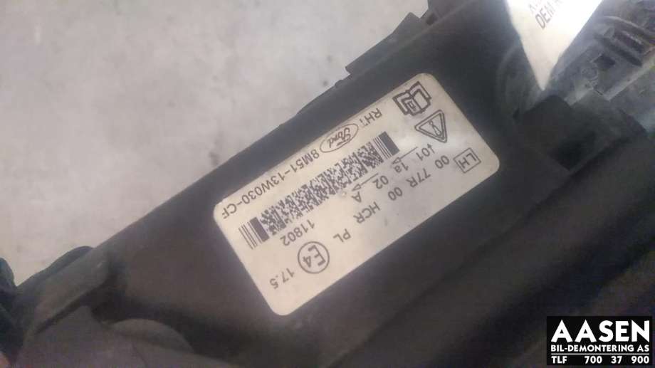 Frontlykt venstre halogen til Ford Focus 2008-2010 (Type II, Fase 2) (1754446|8M51-1300-CF|)