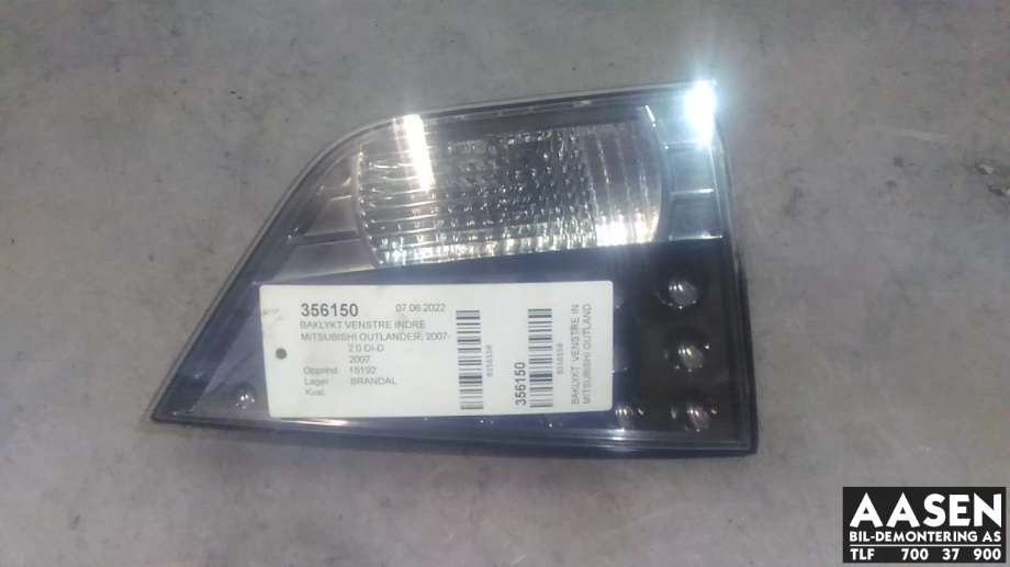 Baklykt venstre indre til Mitsubishi Outlander 2007-2010 (Type II, Fase 1) (8331A005|)