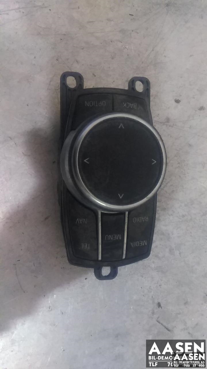 Bilstereo betjeningspanel til BMW 2-Serie, Active/Gran Tourer 2014-->> (F45/F46) (F45/F46) (65826829086-03|)