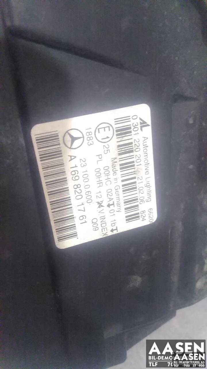 Frontlykt venstre halogen til Mercedes B-Klasse 2005-2008 (Fase 1) (W245) (W245) (AL|A 169 820 17 61|)