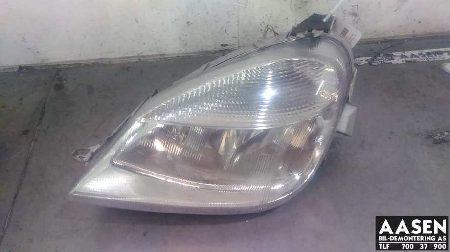 Frontlykt venstre halogen til Mercedes Vaneo 2002-2005 (W414) (W414) (AL|A 414 820 00 61|)