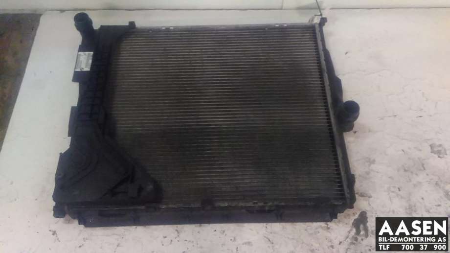 Radiator (manuell gir) til BMW X3, 2003-2006 (Fase 1) (E83) (E83) (17 11 3 400 013)