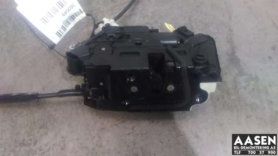 Låsekasse høyre bak til VW CC 2008-2012 (PASSAT CC) (PASSAT CC) (5N0 839 016 D|)