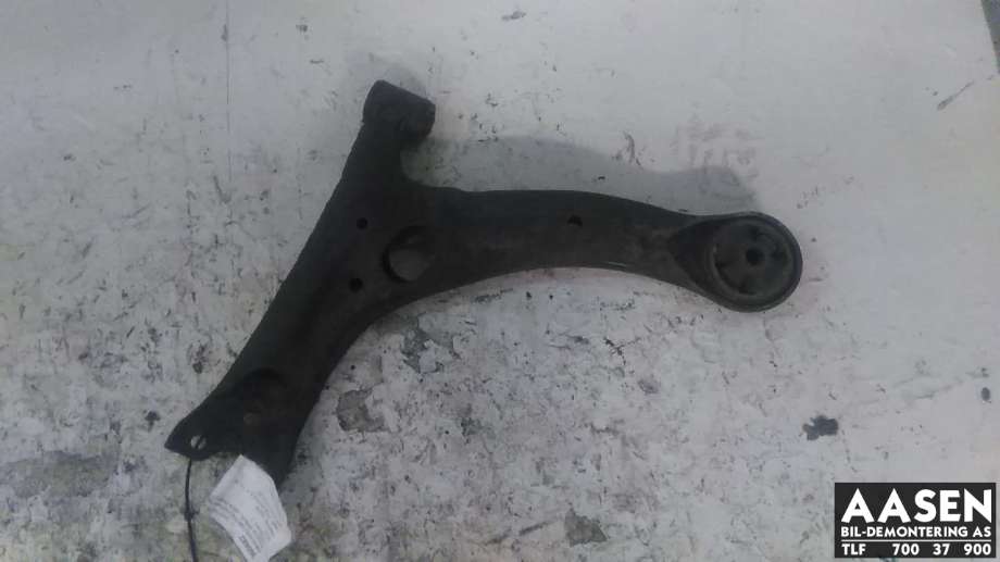 Bærebru høyre foran nedre til Toyota Prius 2004-2009 (Type II) (COMBI) (COMBI) (48068-47040|)