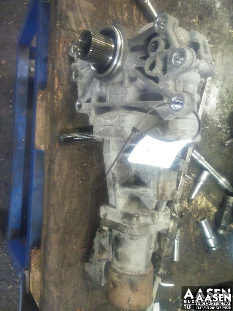 Girkasse 4WD fordelingskasse til Citroën C-Crosser, 2007-2012  (2204 C6)